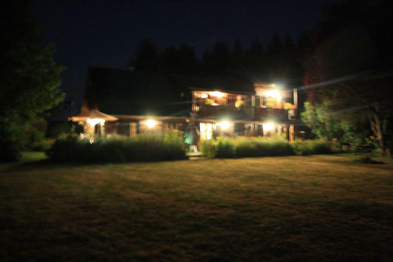 Spruce Lake Sauviat-sur-Vige Eksteriør billede
